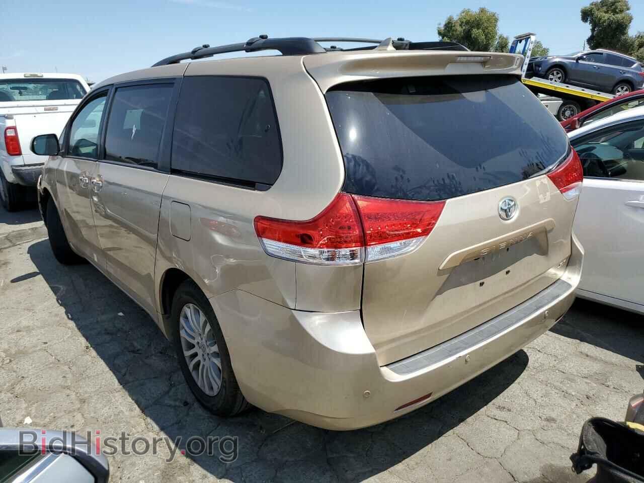 2011 TOYOTA All Models - VIN: 5TDYK3DC6BS132666 - Фото 2