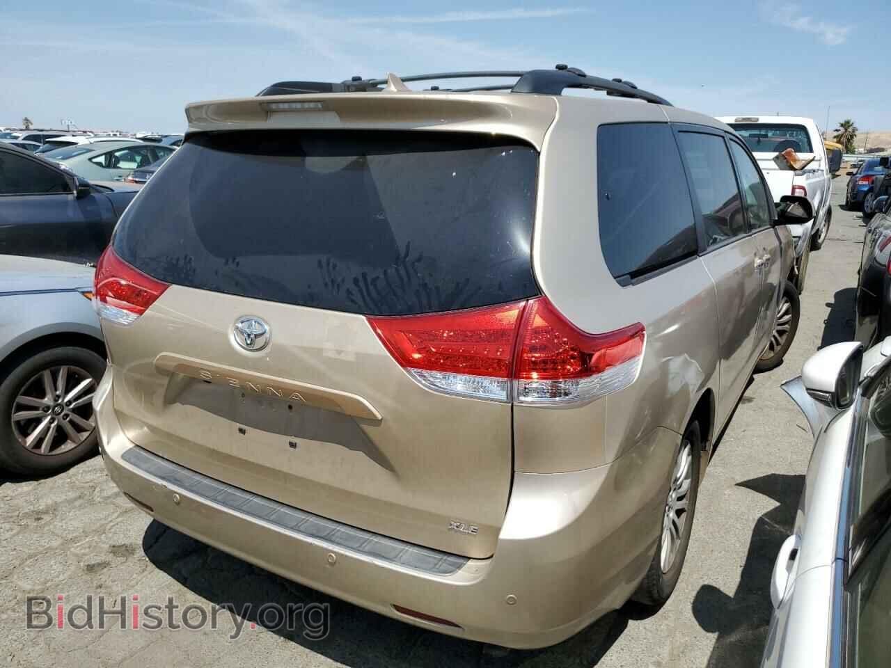 2011 TOYOTA All Models - VIN: 5TDYK3DC6BS132666 - Фото 3