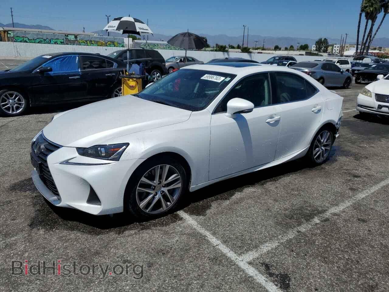 Photo JTHBA1D2XK5096229 - LEXUS IS 2019