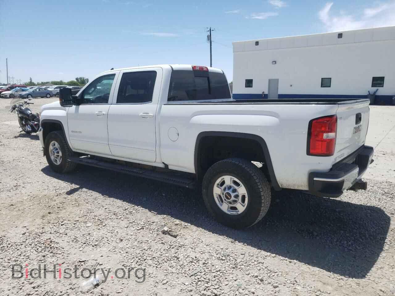 2018 GMC SIERRA - VIN: 1GT12SEG1JF271499 - Photo 2