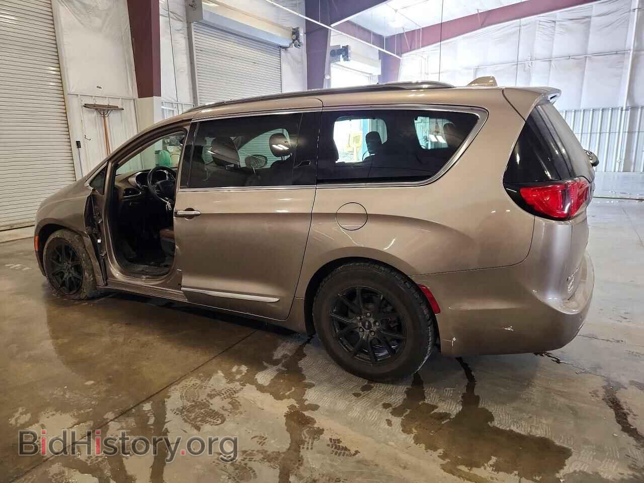 2017 CHRYSLER PACIFICA - VIN: 2C4RC1GG7HR796691 - Photo 2