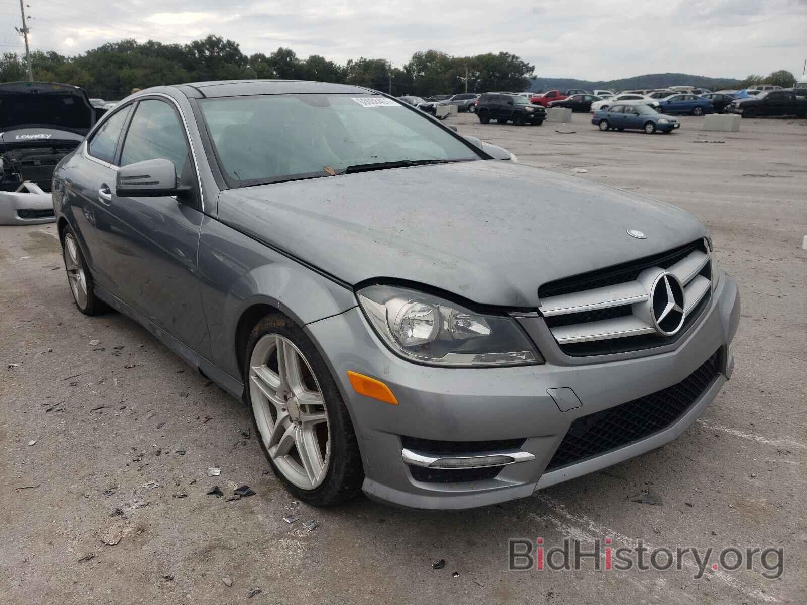 Photo WDDGJ4HB3DG004765 - MERCEDES-BENZ C-CLASS 2013