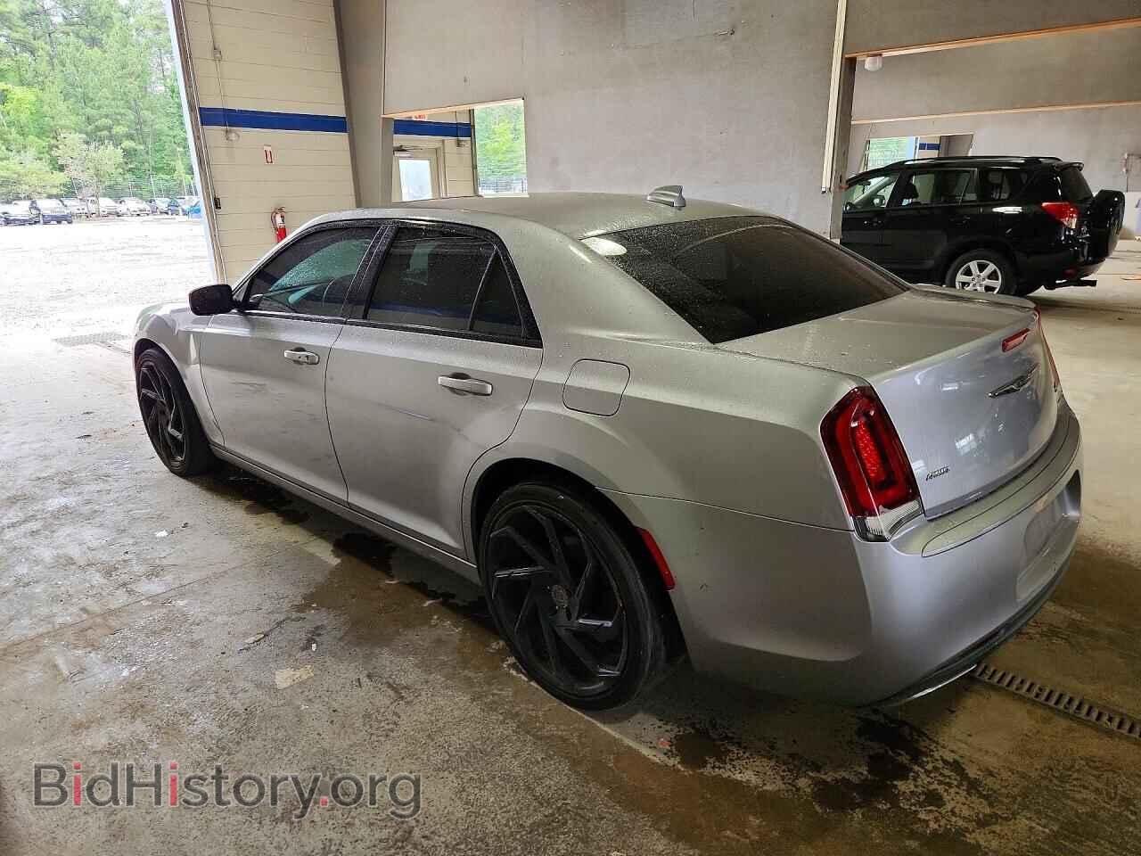 2017 CHRYSLER 300 - VIN: 2C3CCAGG0HH637348 - Photo 2