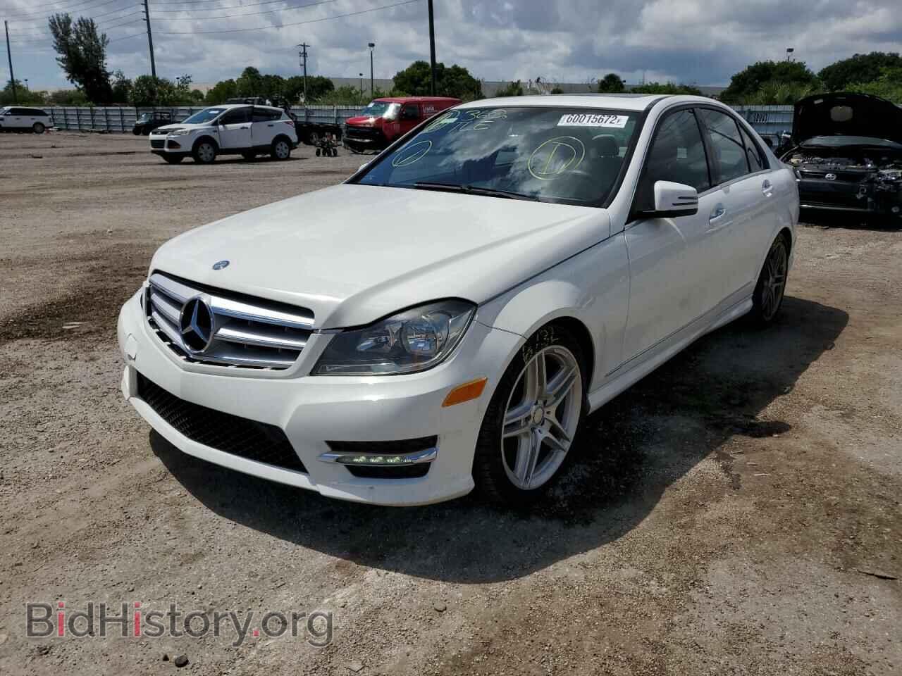 2013 MERCEDES-BENZ C-CLASS - VIN: WDDGF4HB1DA799304 - Фото 2
