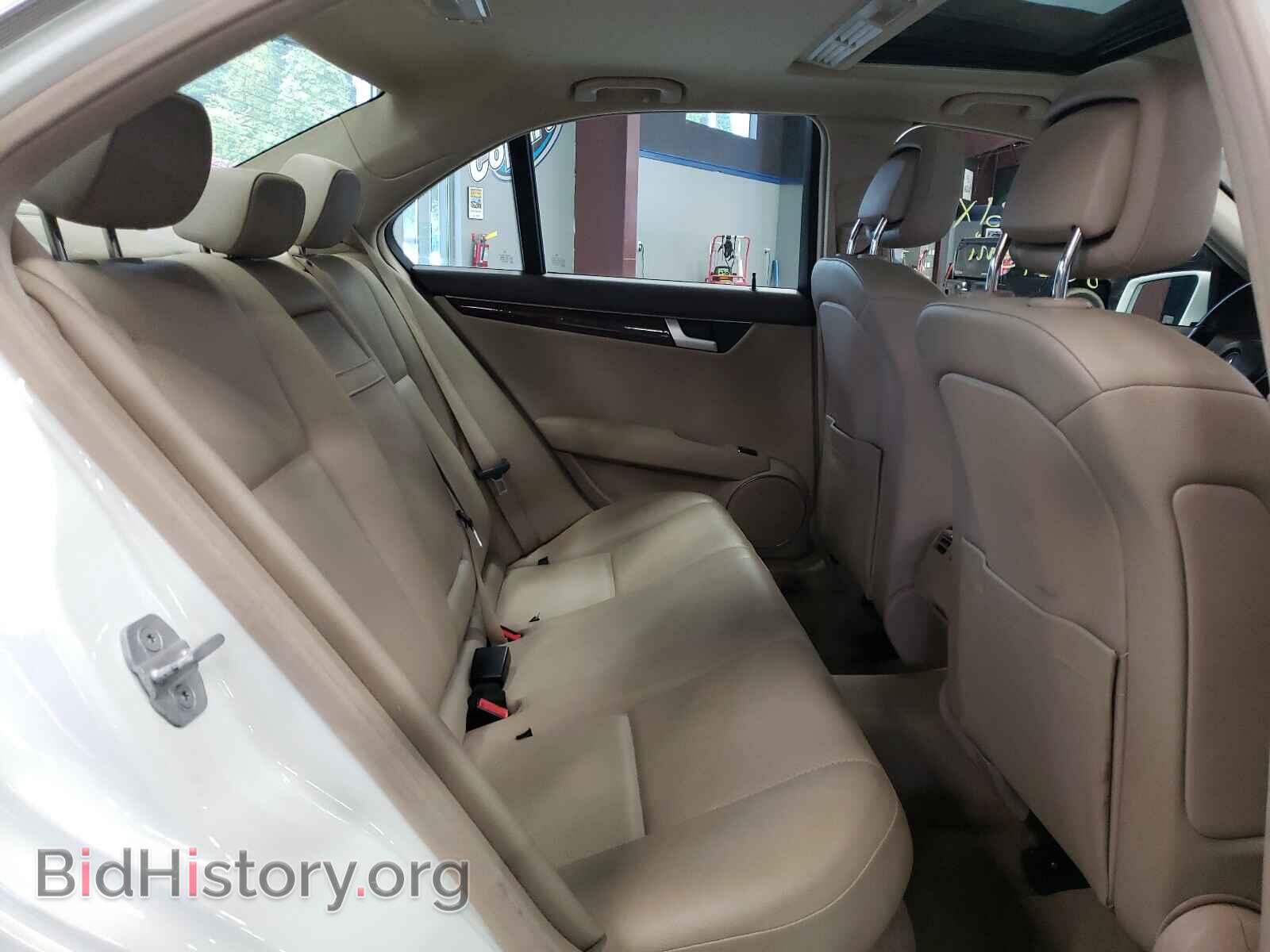 2012 MERCEDES-BENZ C-CLASS - VIN: WDDGF4HB1CA622055 - Фото 6