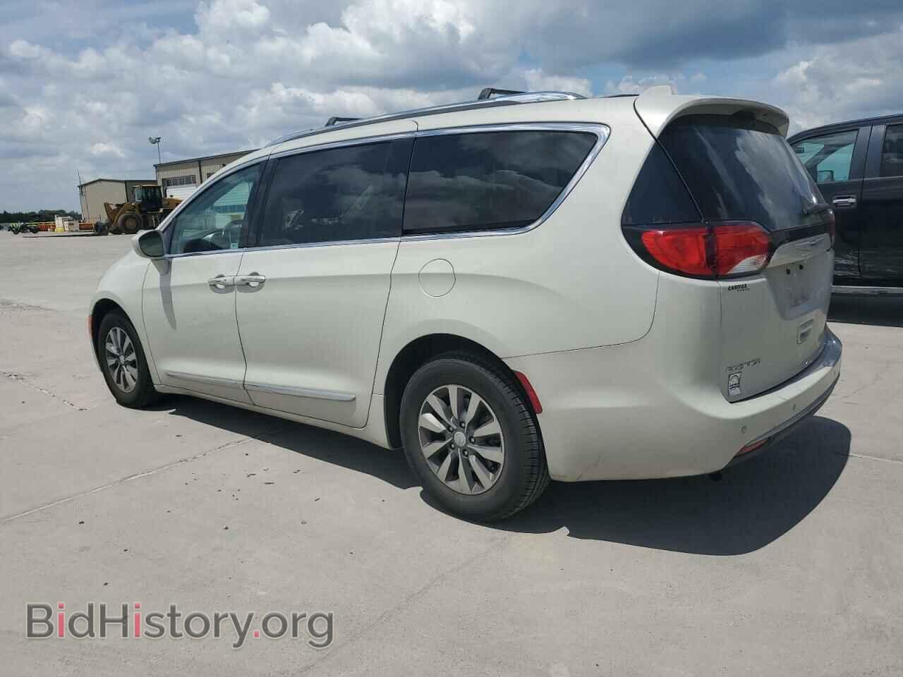 2019 CHRYSLER PACIFICA - VIN: 2C4RC1EG8KR644655 - Фото 2
