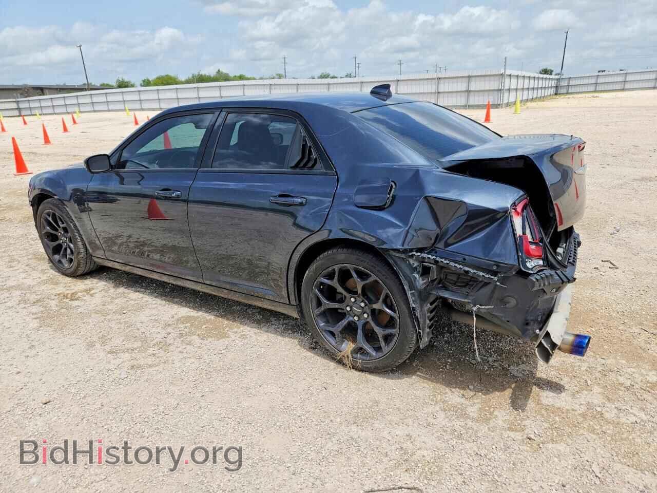 2019 CHRYSLER 300 - VIN: 2C3CCAAG4KH700936 - Photo 2