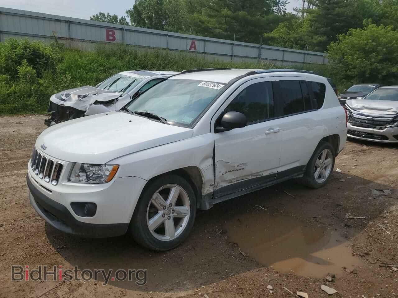 Photo 1J4NF5FB8BD207803 - JEEP COMPASS 2011
