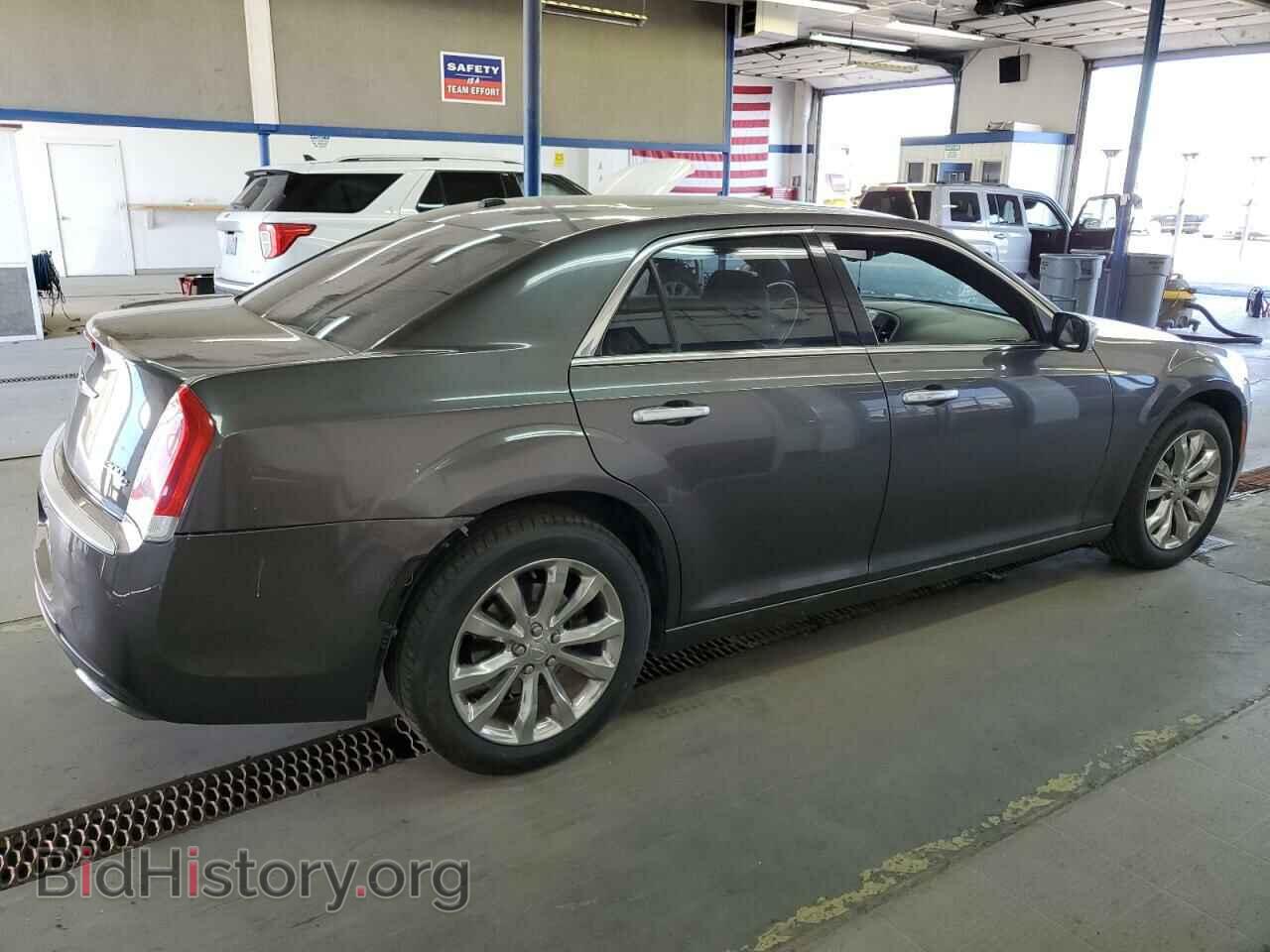 2015 CHRYSLER 300 - VIN: 2C3CCASG8FH773036 - Фото 3