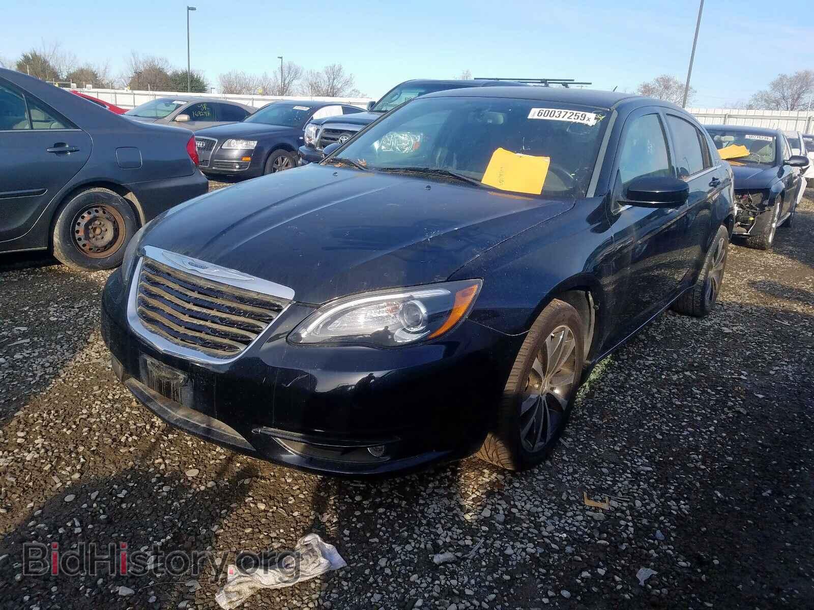 2012 CHRYSLER 200 - VIN: 1C3CCBHG3CN275875 - Фото 2