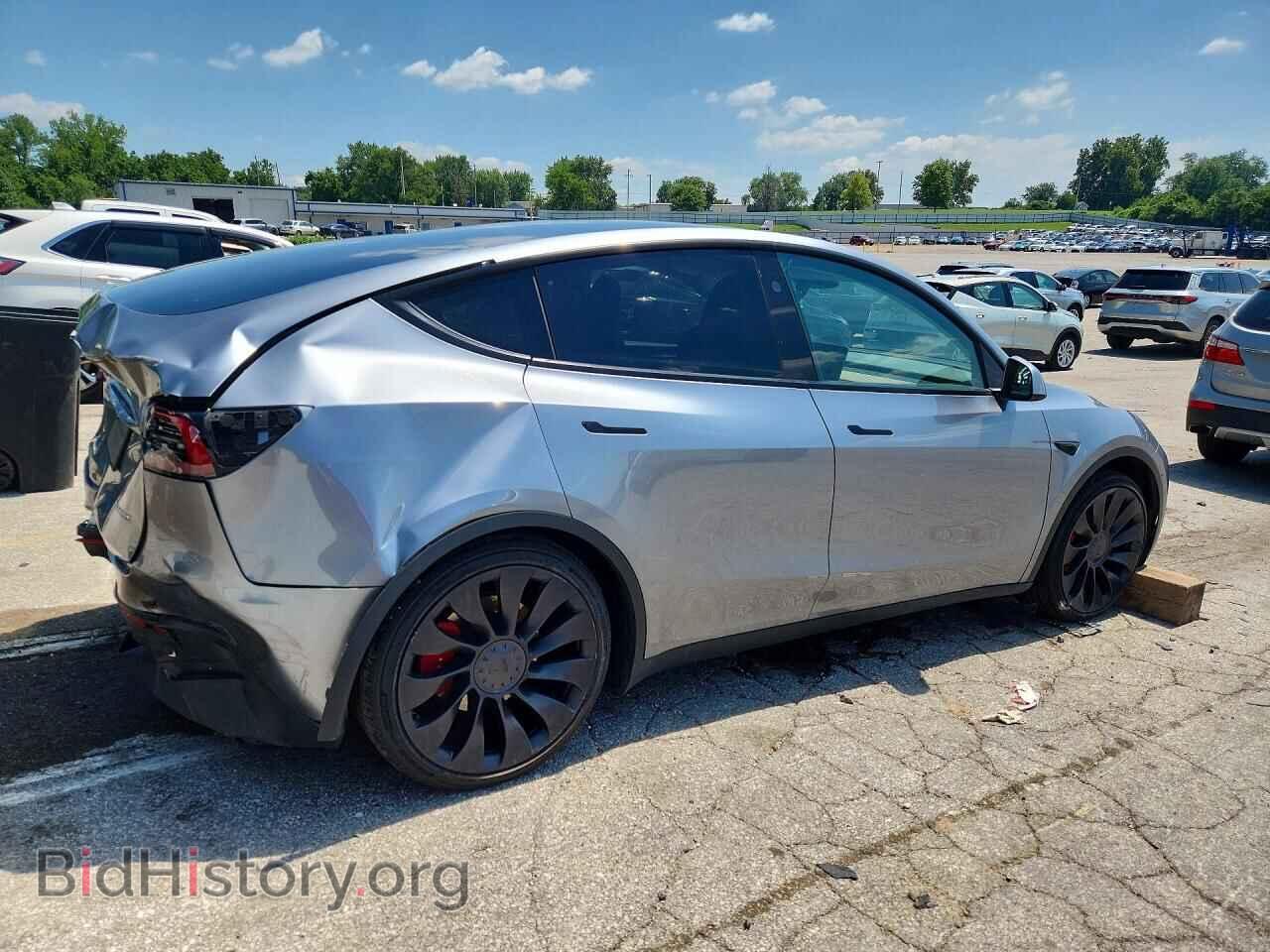 2024 TESLA MODEL Y - VIN: 7SAYGDEF1RA327024 - Photo 3