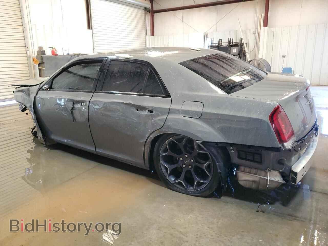2019 CHRYSLER 300 - VIN: 2C3CCABG3KH686123 - Фото 2