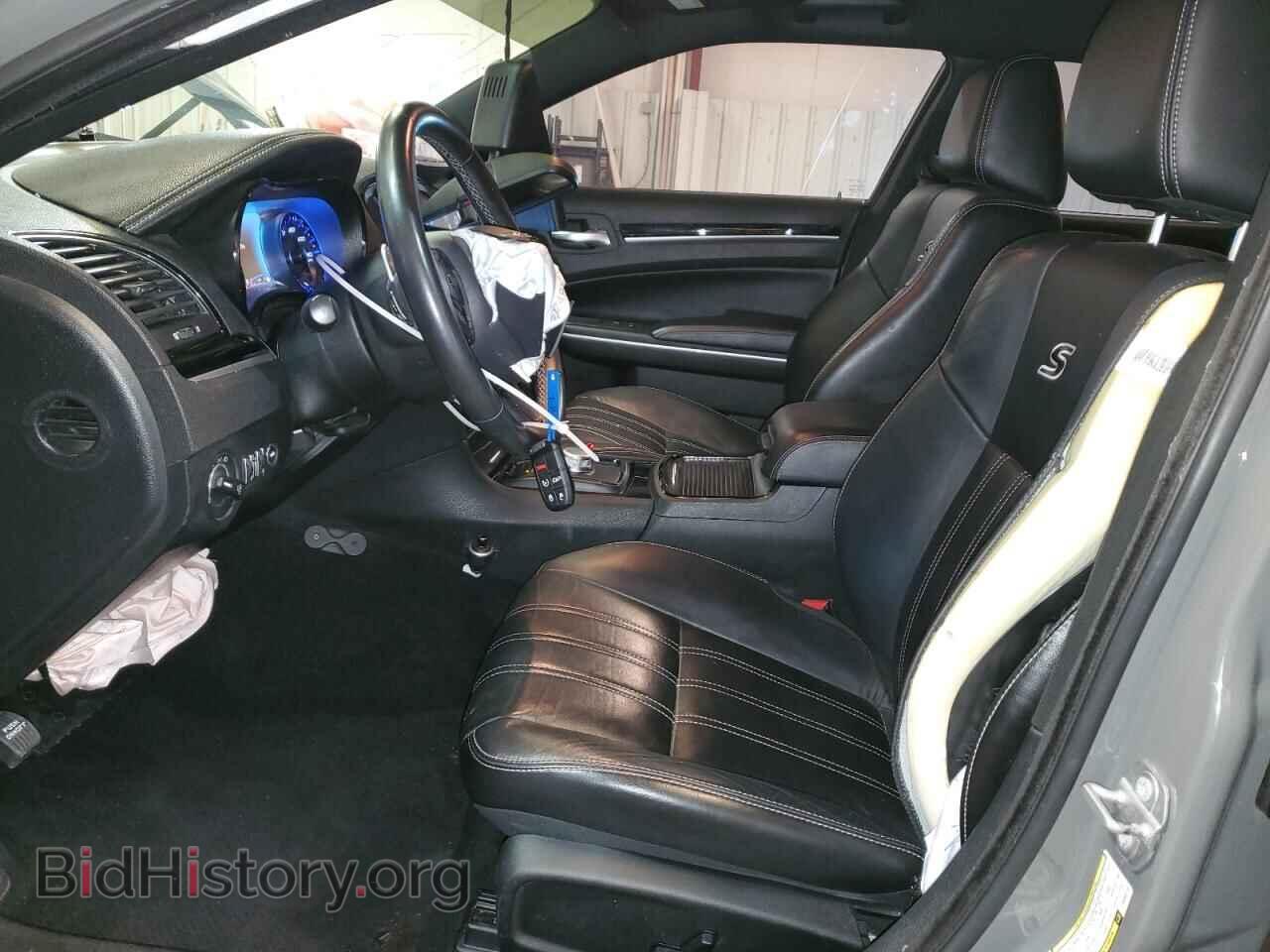 2019 CHRYSLER 300 - VIN: 2C3CCABG3KH686123 - Фото 7