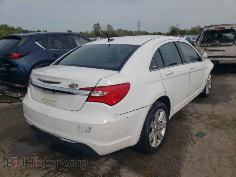 2013 Chrysler 200 (VIN 1C3CCBAB4DN670843) — фото 4 из 10