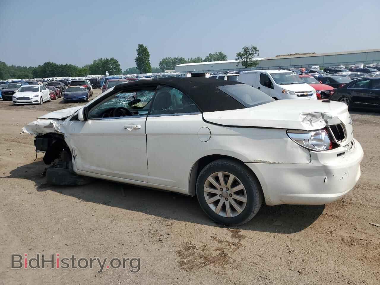 2010 CHRYSLER SEBRING - VIN: 1C3BC5ED8AN142999 - Фото 2