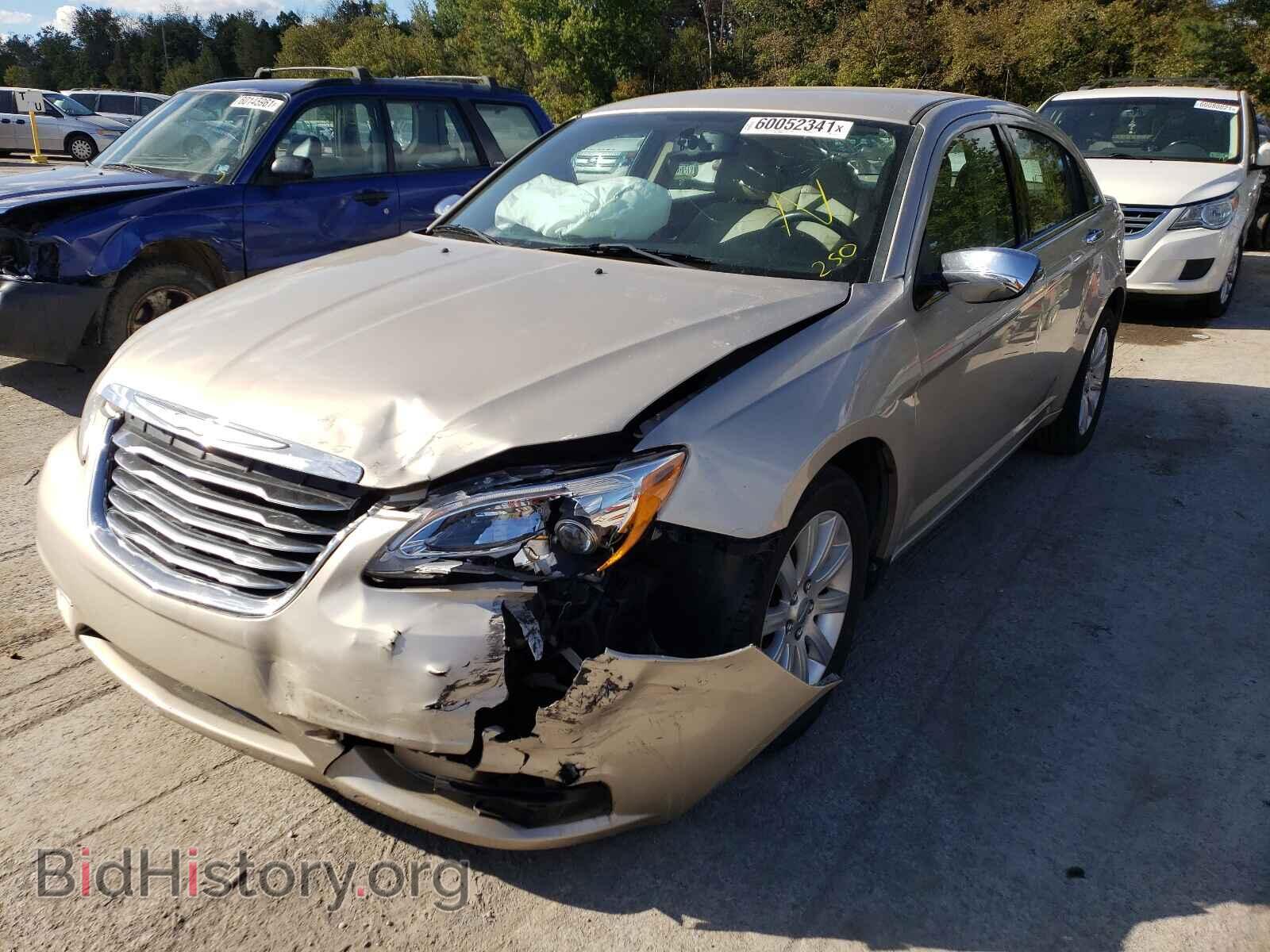 2013 CHRYSLER 200 - VIN: 1C3CCBCG3DN723315 - Фото 2