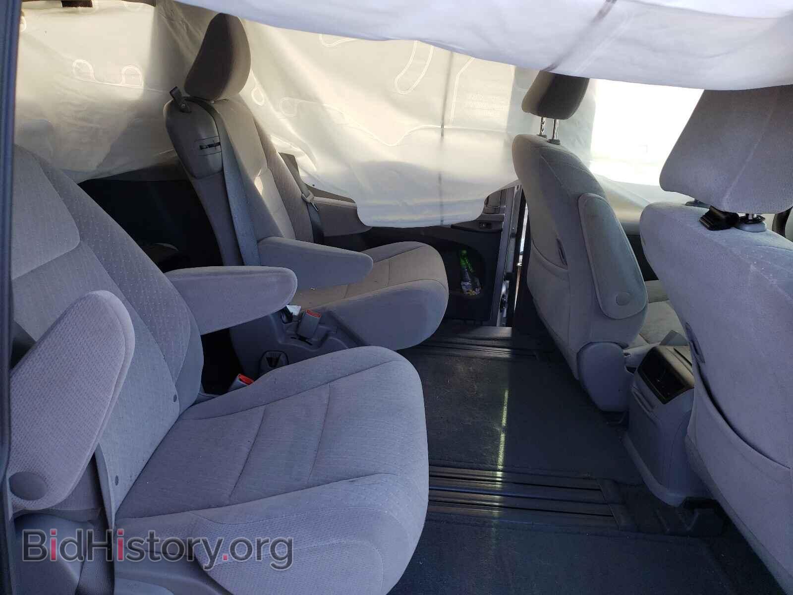 2017 TOYOTA SIENNA - VIN: 5TDKZ3DC3HS842425 - Фото 6