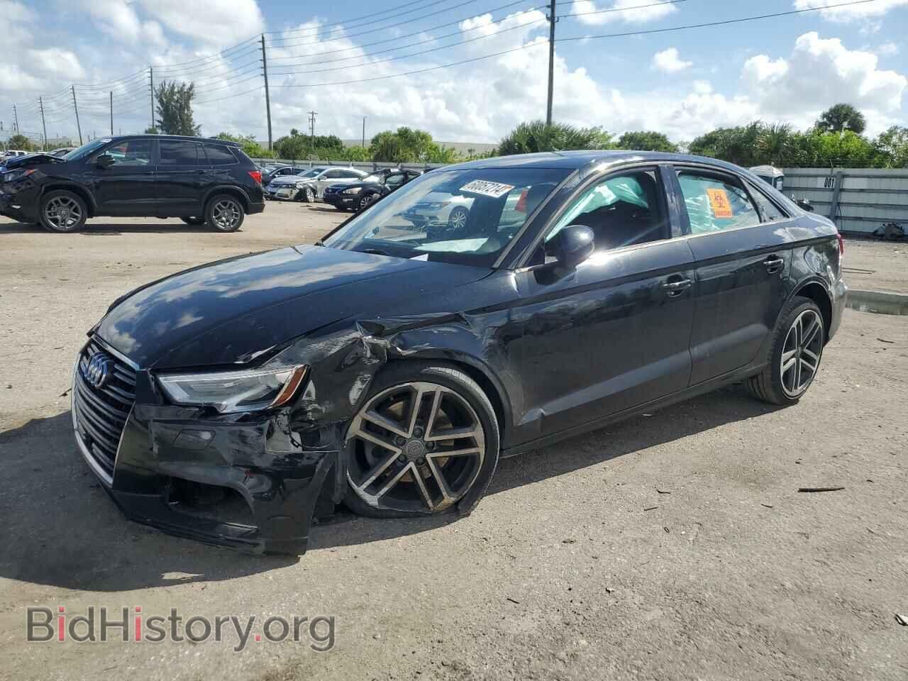 Photo WAUAUGFF4J1056755 - AUDI A3 2018