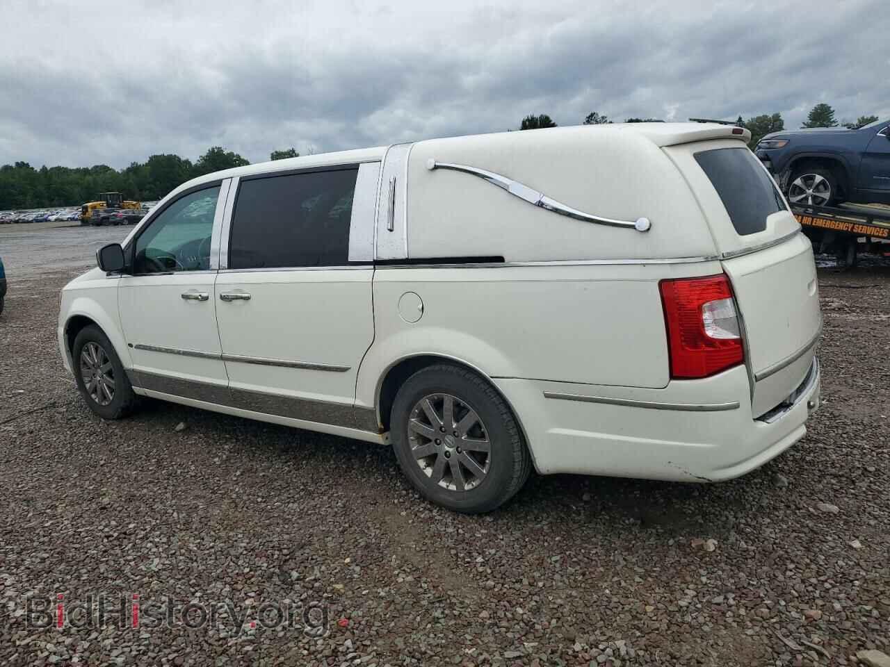 2011 CHRYSLER MINIVAN - VIN: 2A4RR5DG5BR780906 - Photo 2