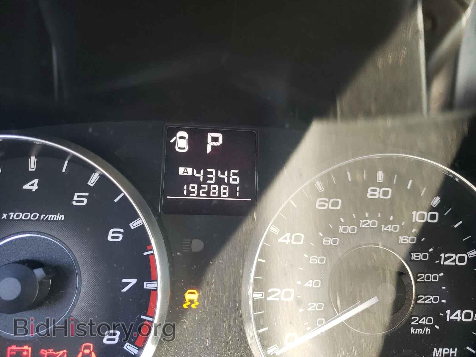 2011 SUBARU OUTBACK - VIN: 4S4BRBCC5B3407633 - Photo 8