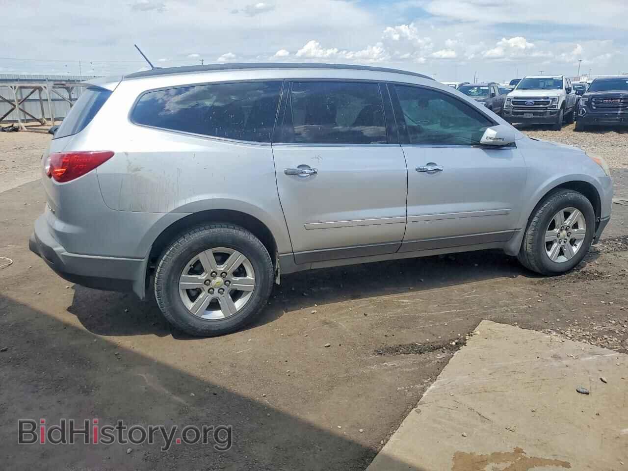 2010 CHEVROLET TRAVERSE - VIN: 1GNLVFED9AS145113 - Фото 3