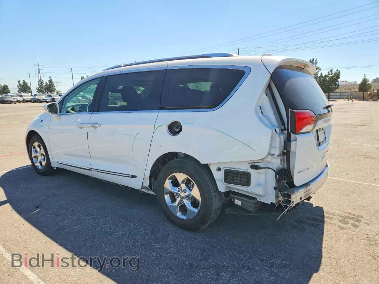 2018 CHRYSLER PACIFICA - VIN: 2C4RC1N75JR230179 - Фото 2