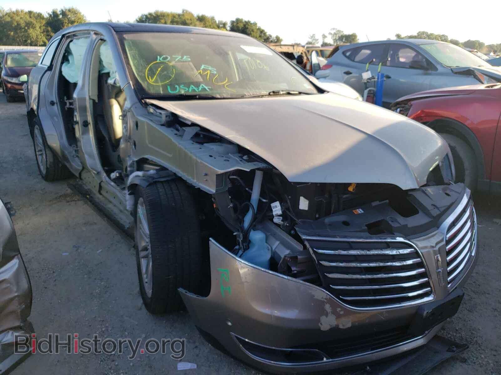 Photo 2LMHJ5AT2JBL02511 - LINCOLN MKT 2018