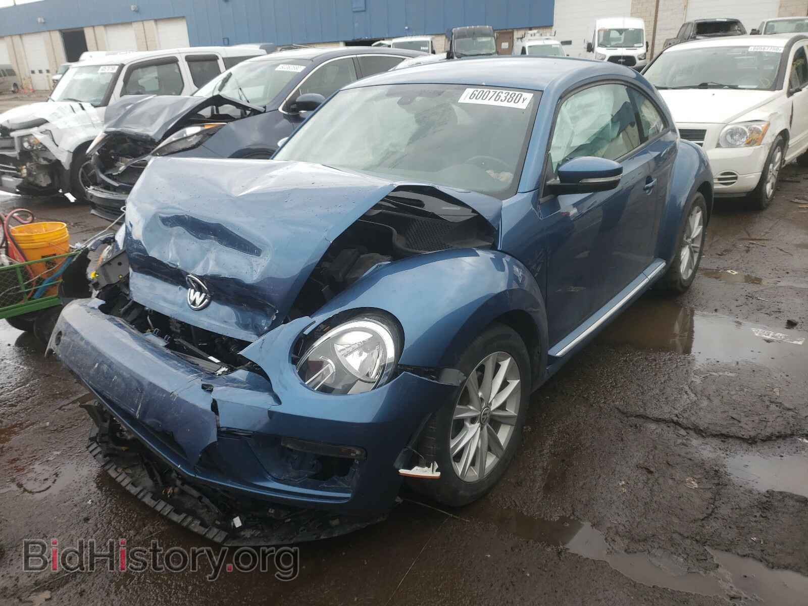 2018 VOLKSWAGEN BEETLE - VIN: 3VWFD7AT2JM706107 - Фото 2