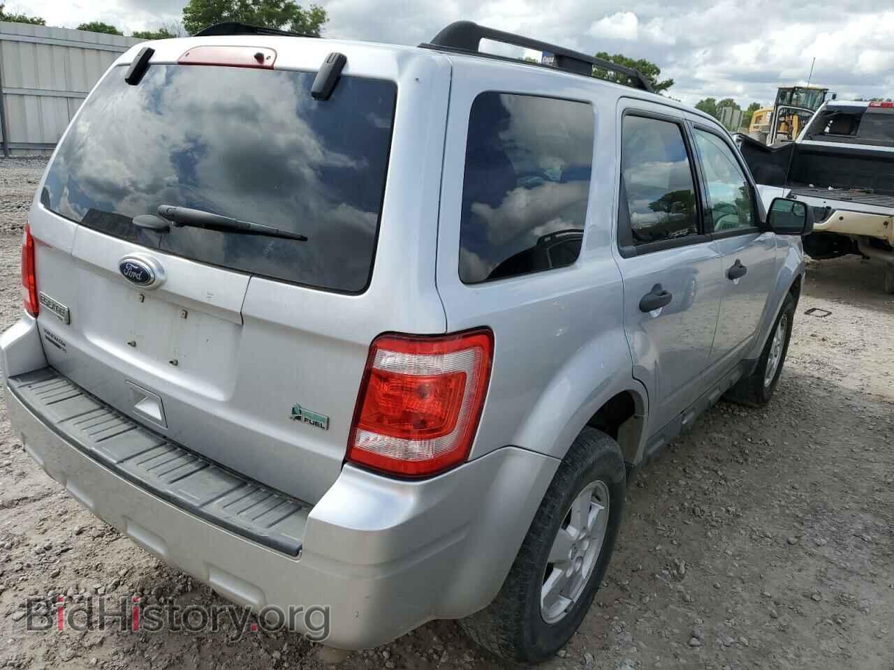 2011 FORD ESCAPE - VIN: 1FMCU0DG2BKB13573 - Фото 3
