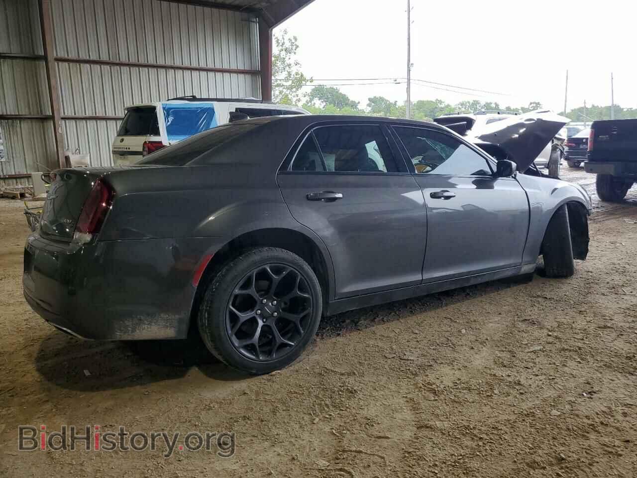 2019 CHRYSLER 300 - VIN: 2C3CCABG2KH693936 - Фото 3