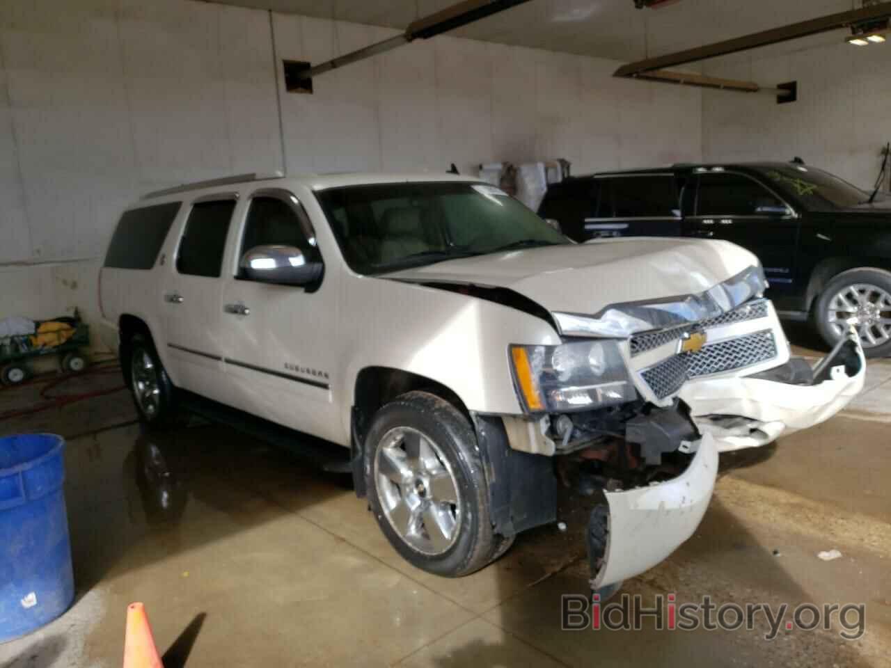 Photo 1GNUKKE36AR252043 - CHEVROLET SUBURBAN 2010