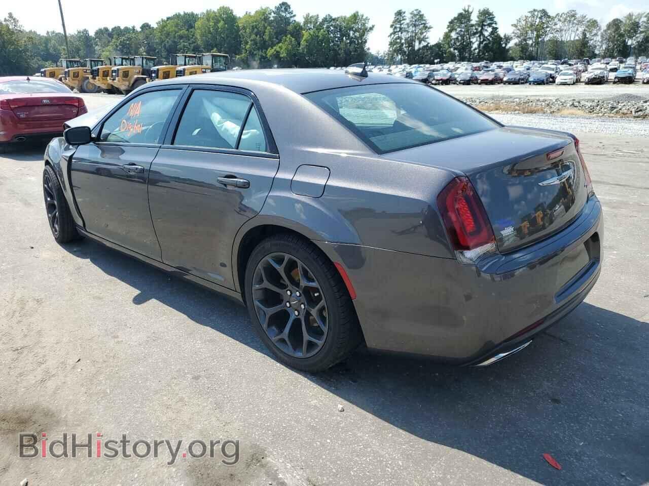 2019 CHRYSLER 300 - VIN: 2C3CCABG4KH601242 - Фото 3