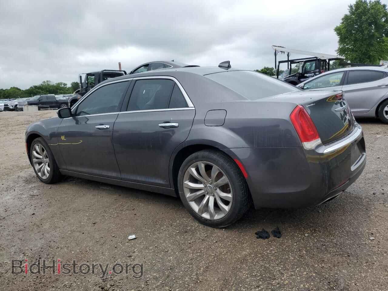 2019 CHRYSLER 300 - VIN: 2C3CCAEG6KH536633 - Фото 2