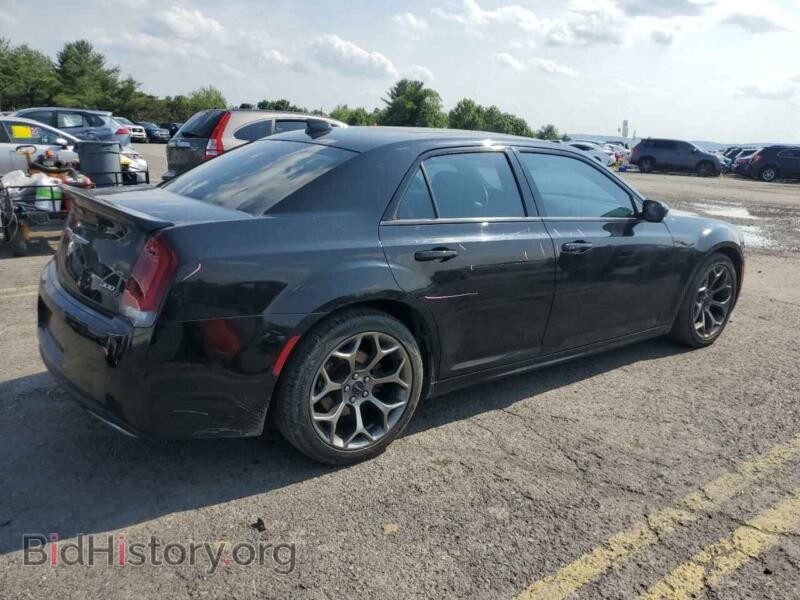 2016 Chrysler 300 (VIN 2C3CCABTXGH295118) — фото 3 из 12