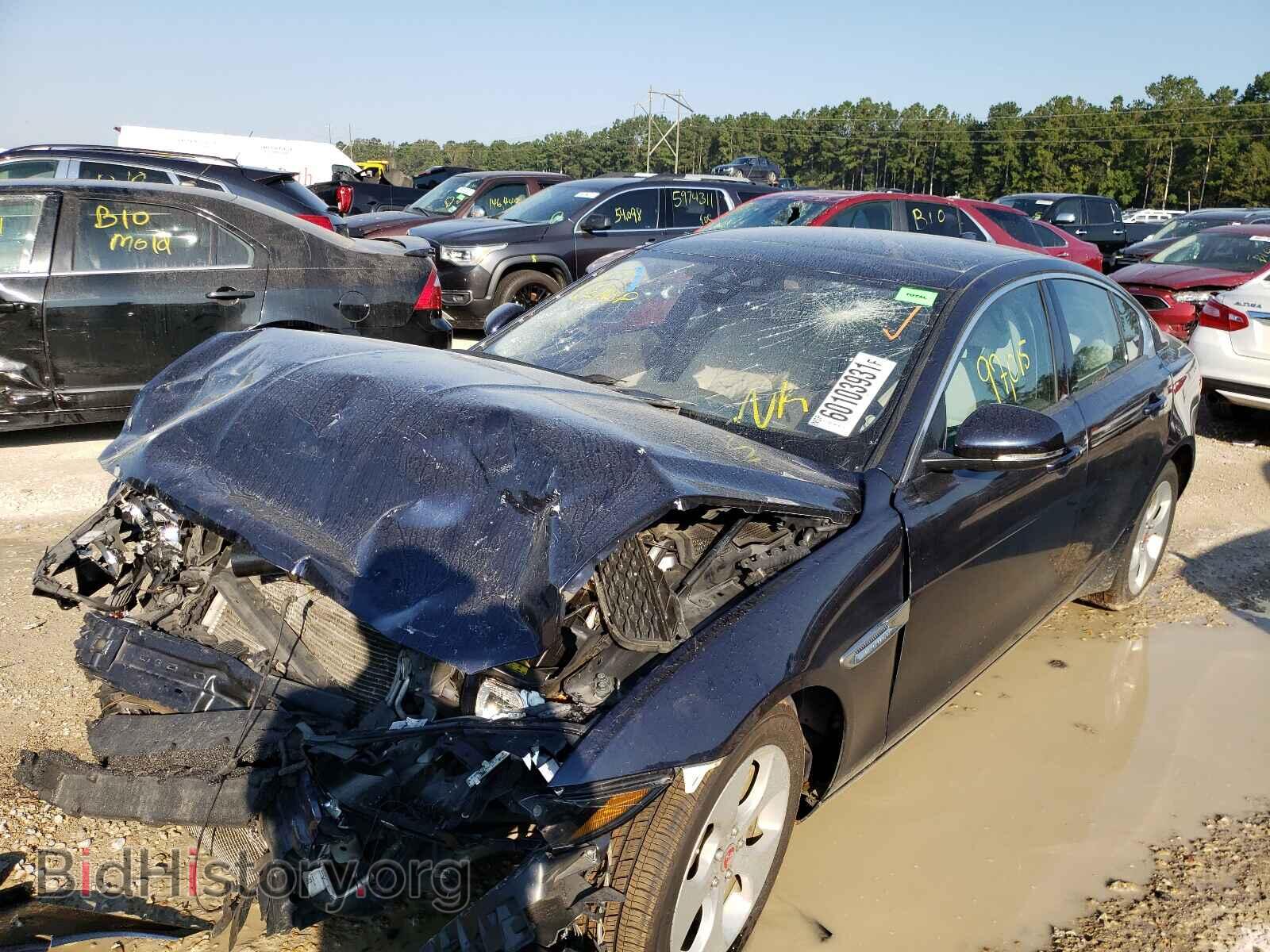 2017 JAGUAR XE - VIN: SAJAR4BG8HA960766 - Фото 2