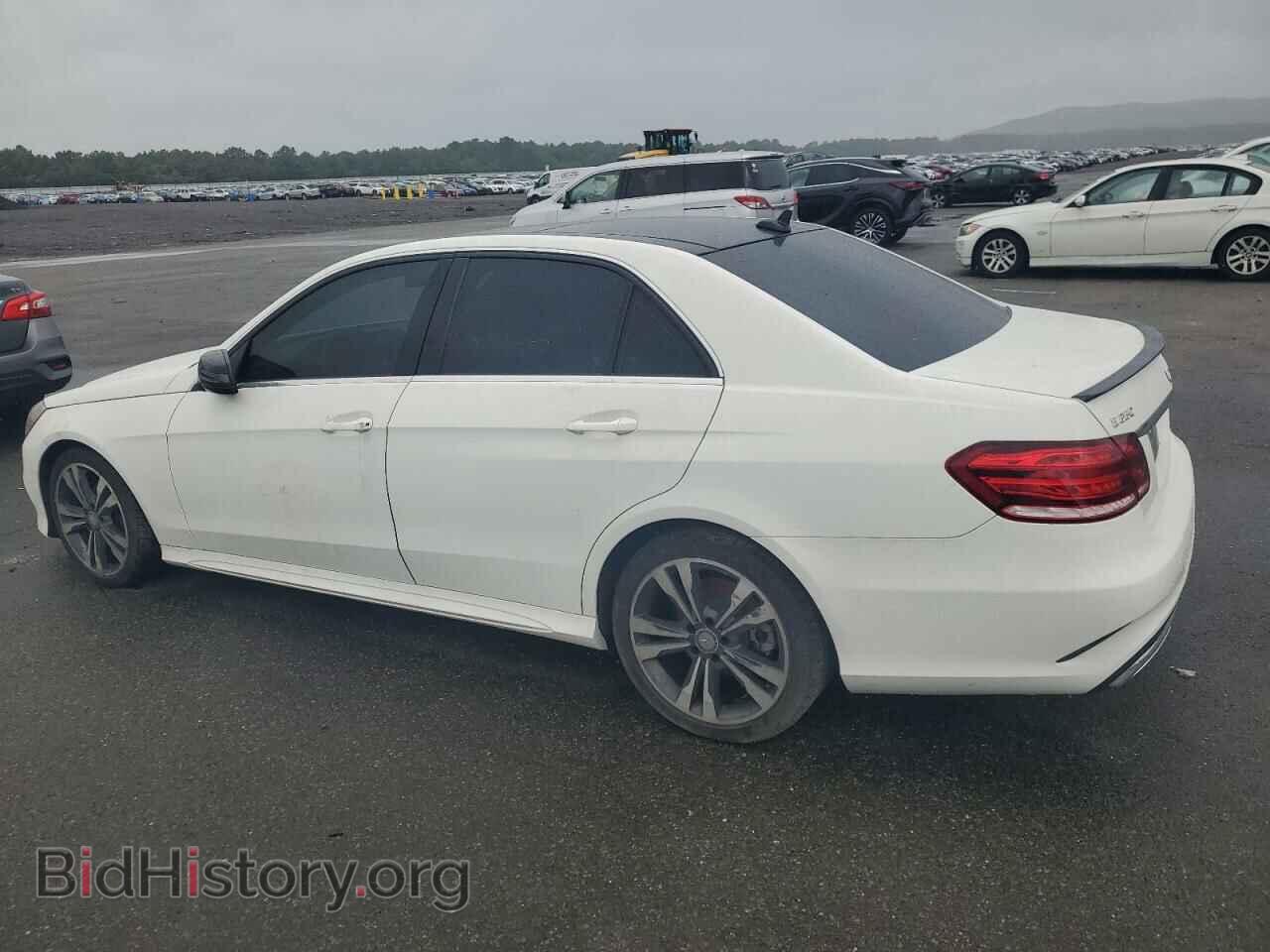 2015 MERCEDES-BENZ E-CLASS - VIN: WDDHF8JB5FB164217 - Фото 2