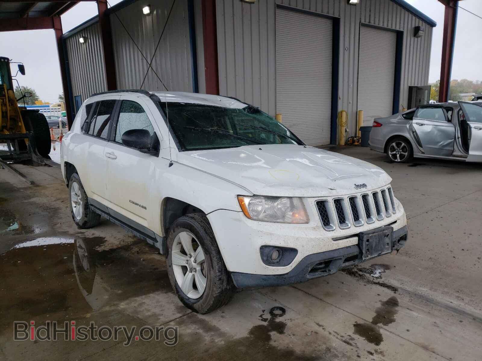 Photo 1J4NF1FB8BD207745 - JEEP COMPASS 2011