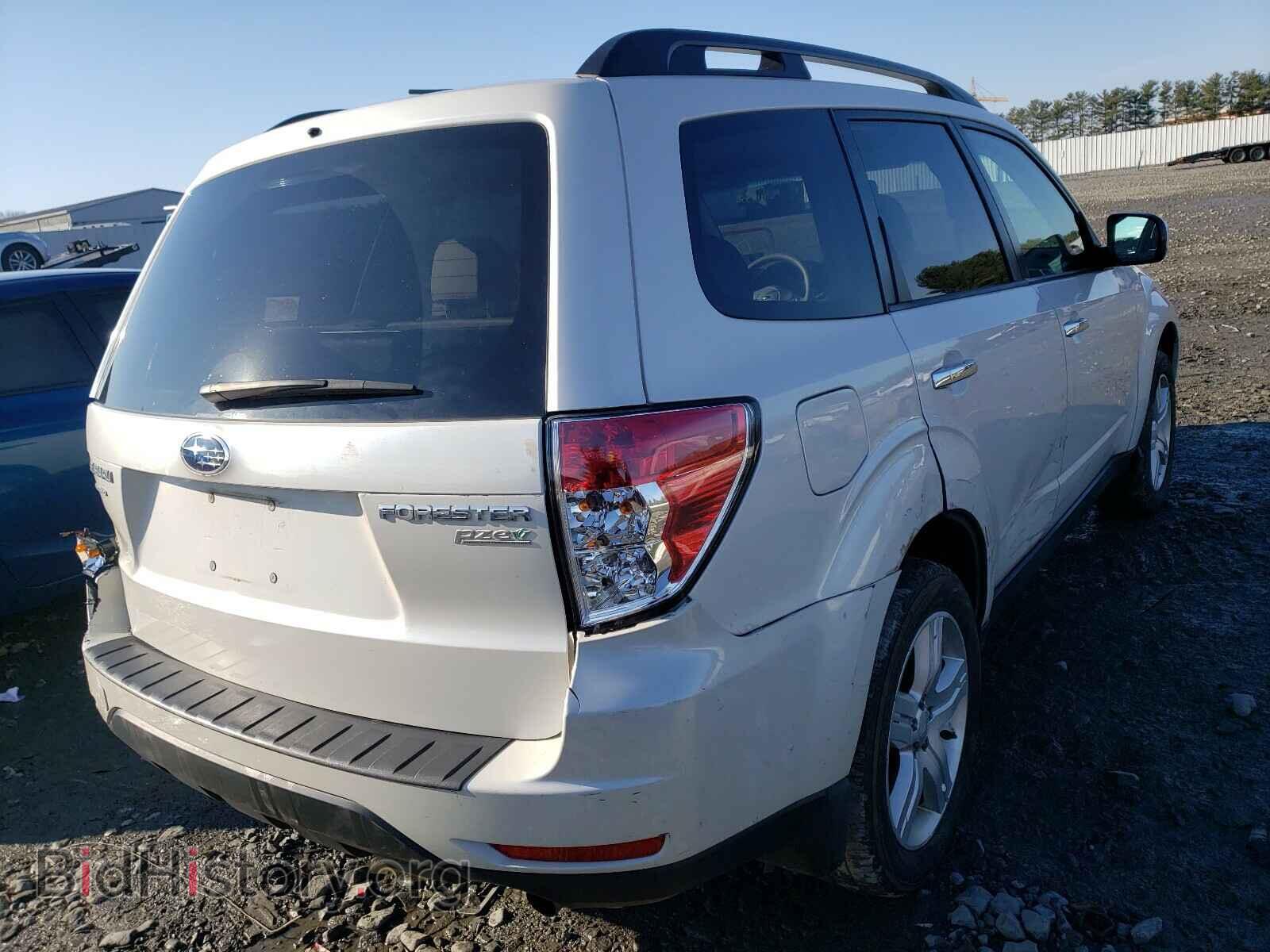 2010 SUBARU FORESTER - VIN: JF2SH6CC5AH701003 - Фото 4