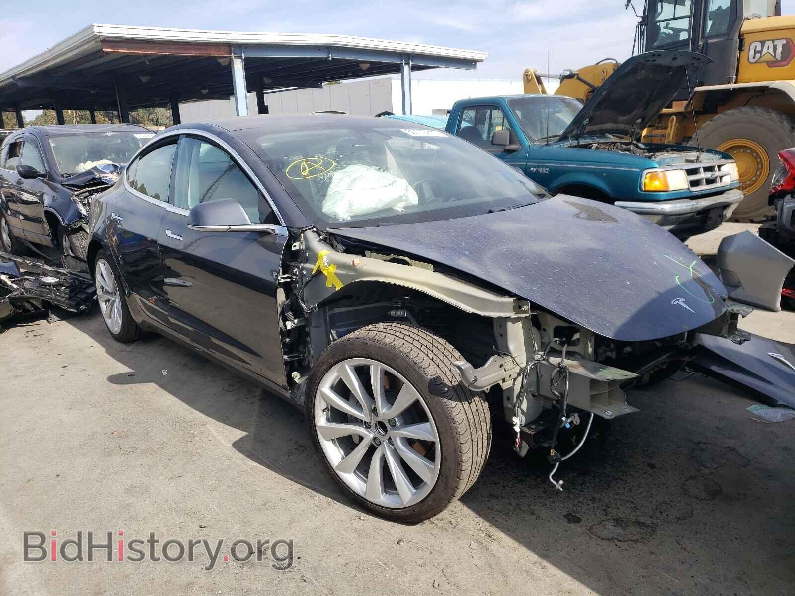 Фотография 5YJ3E1EA5JF053088 - TESLA MODEL 3 2018