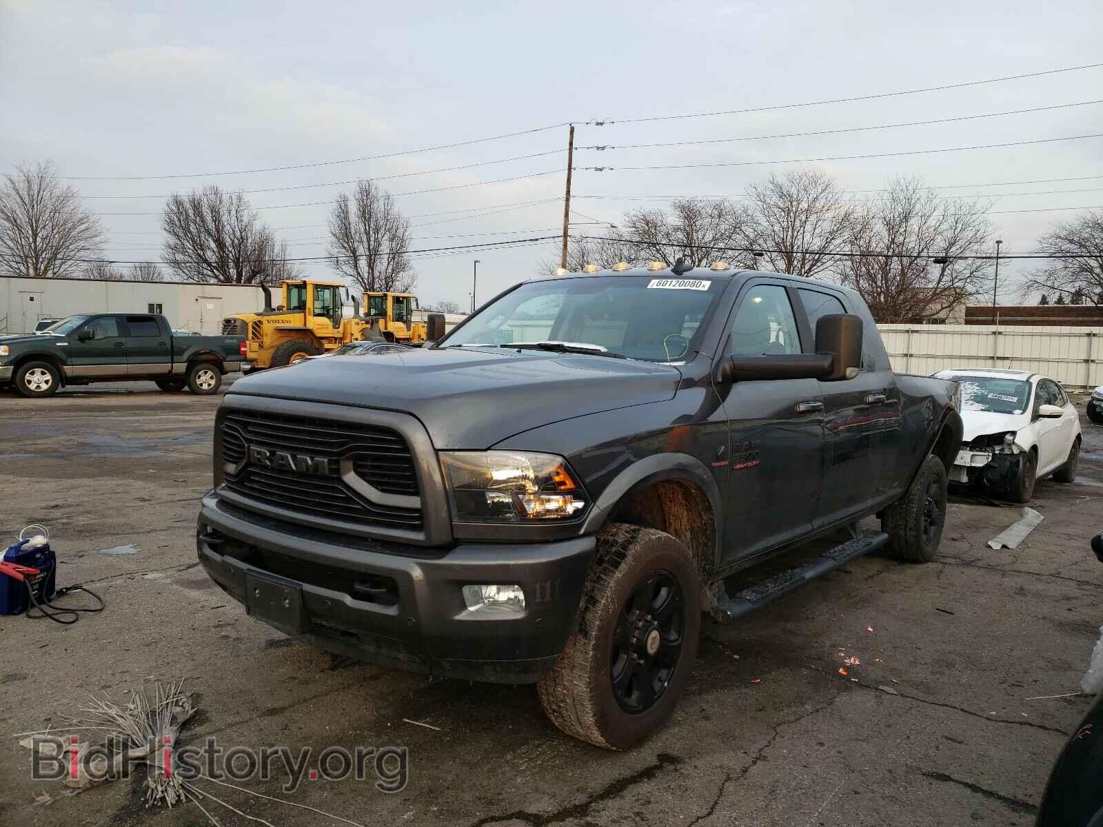 2018 RAM 2500 - VIN: 3C6UR5ML2JG340957 - Photo 2