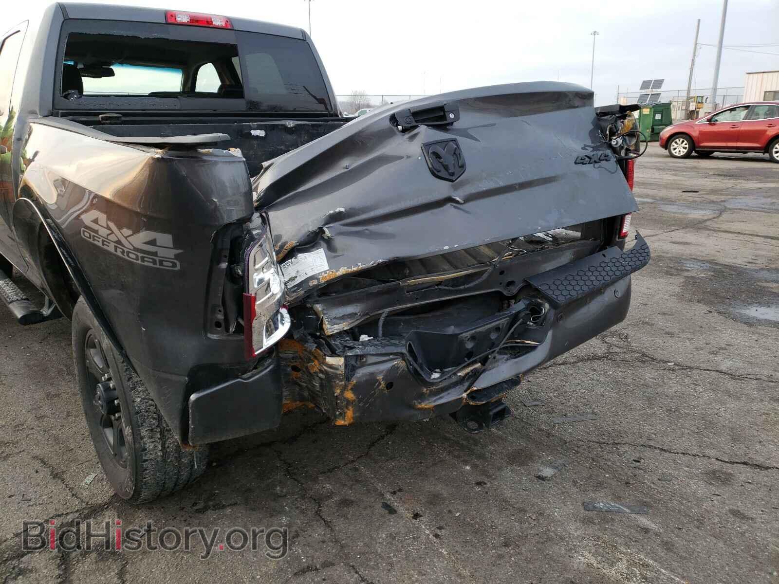 2018 RAM 2500 - VIN: 3C6UR5ML2JG340957 - Photo 9