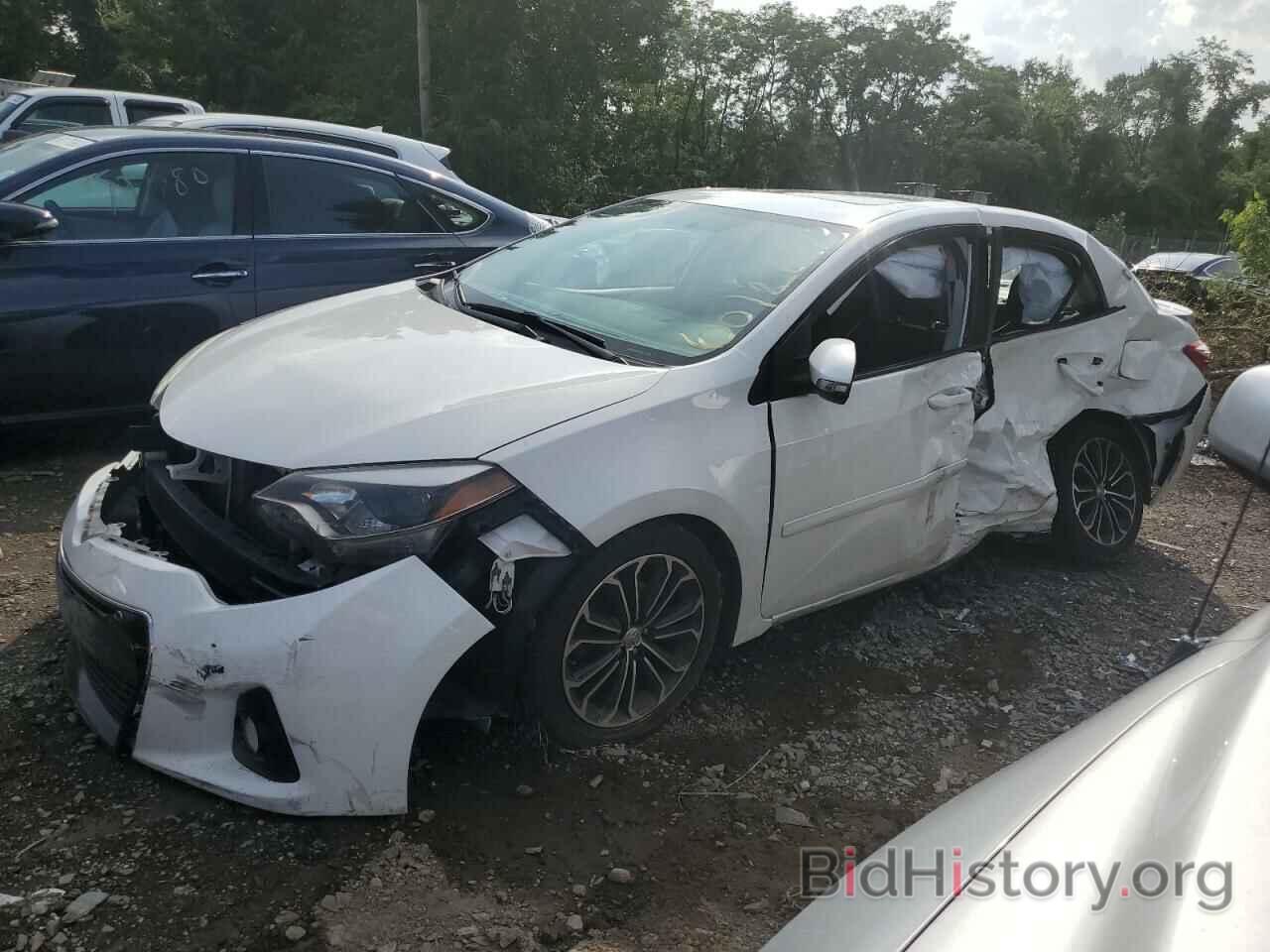 Toyota Corolla 2015 белая