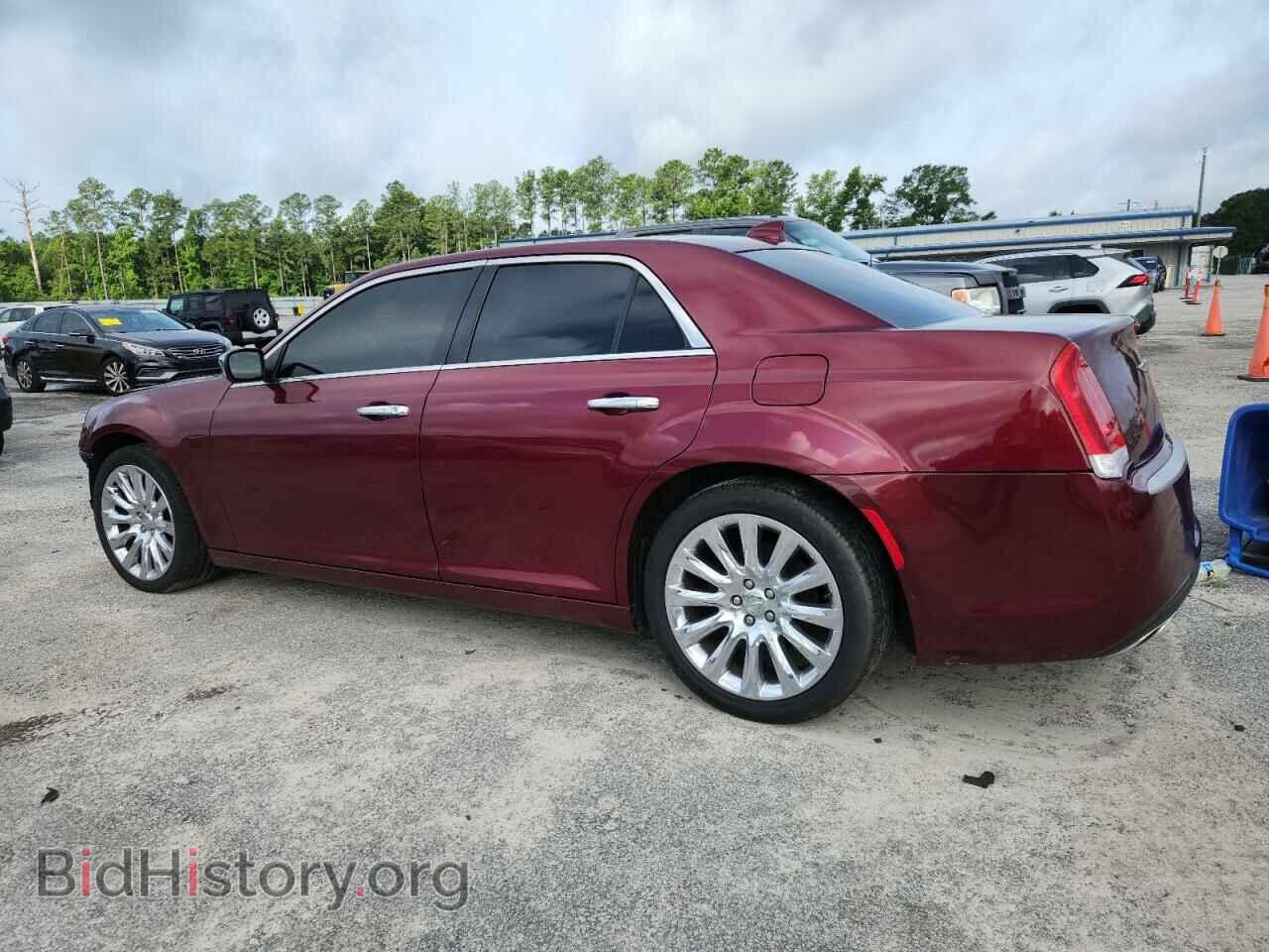 2019 CHRYSLER 300 - VIN: 2C3CCAEG7KH555563 - Фото 2