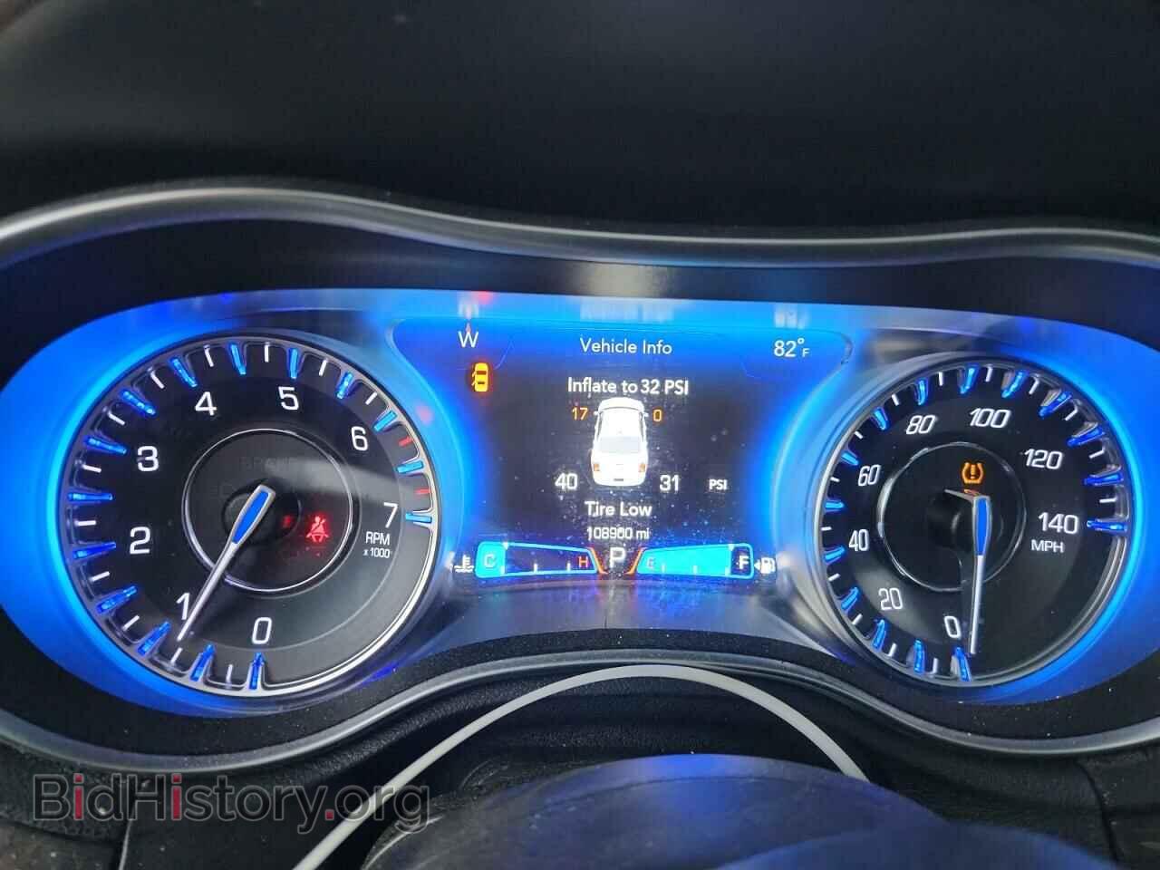 2019 CHRYSLER 300 - VIN: 2C3CCAEG7KH555563 - Фото 9
