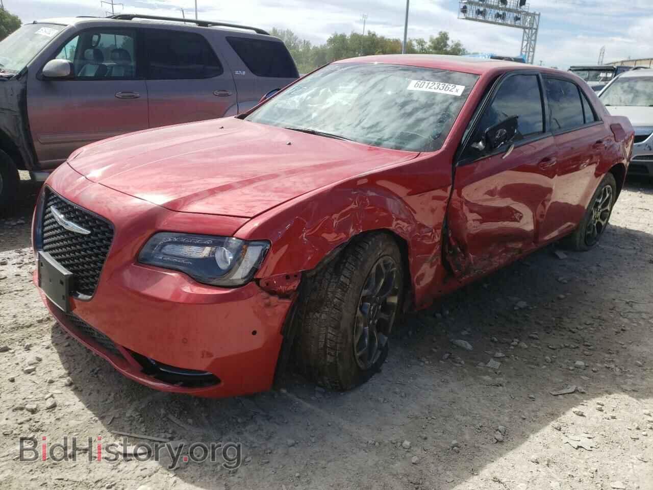 2016 CHRYSLER 300 - VIN: 2C3CCAGGXGH261921 - Фото 2