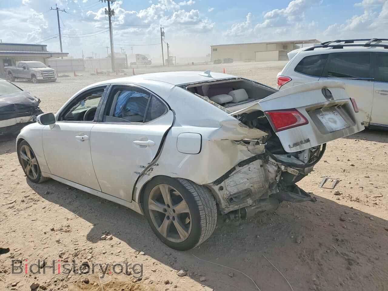 2011 LEXUS IS - VIN: JTHBF5C29B5133815 - Photo 2