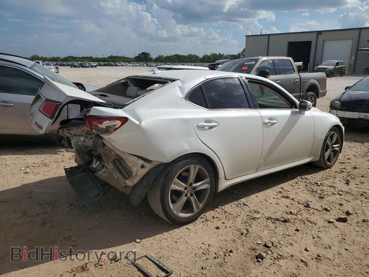 2011 LEXUS IS - VIN: JTHBF5C29B5133815 - Photo 3