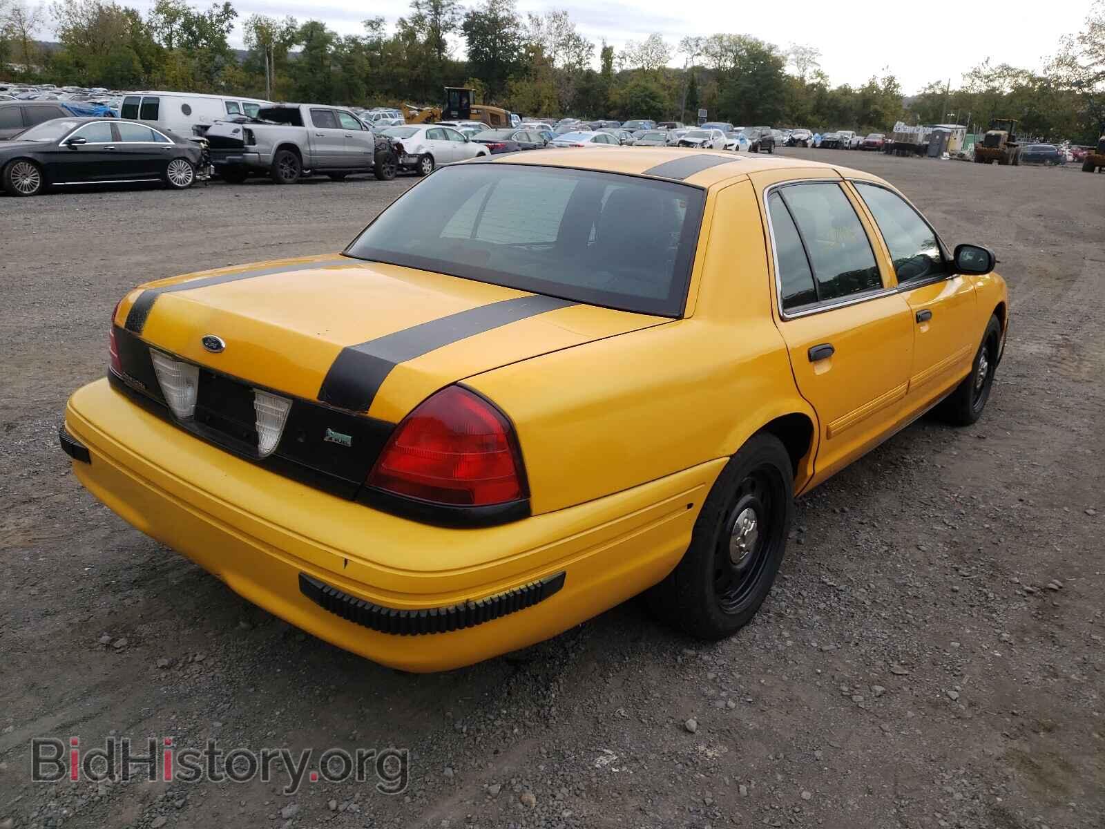 2011 FORD CROWN VIC - VIN: 2FABP7AV3BX107402 - Фото 4