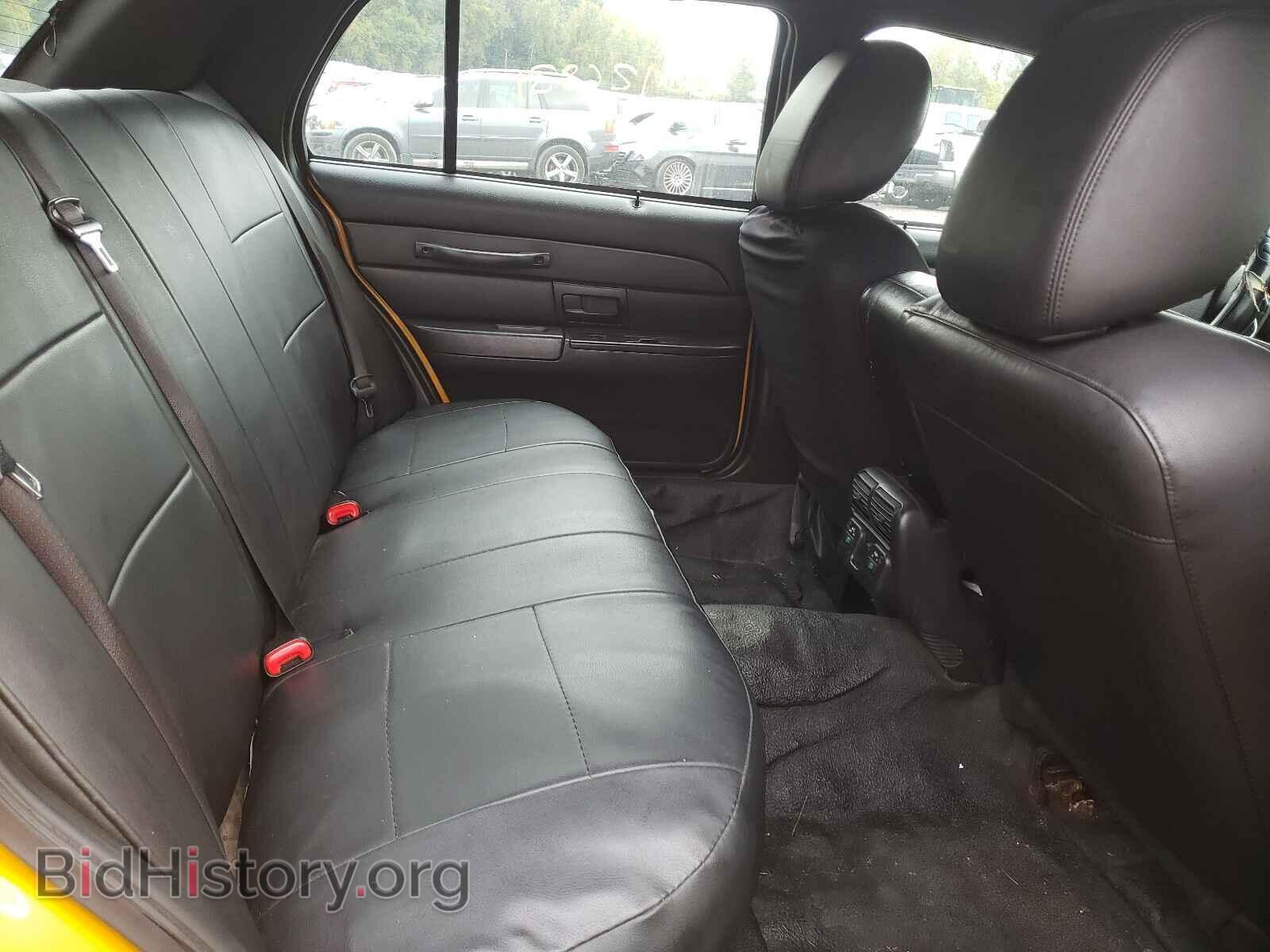 2011 FORD CROWN VIC - VIN: 2FABP7AV3BX107402 - Фото 6
