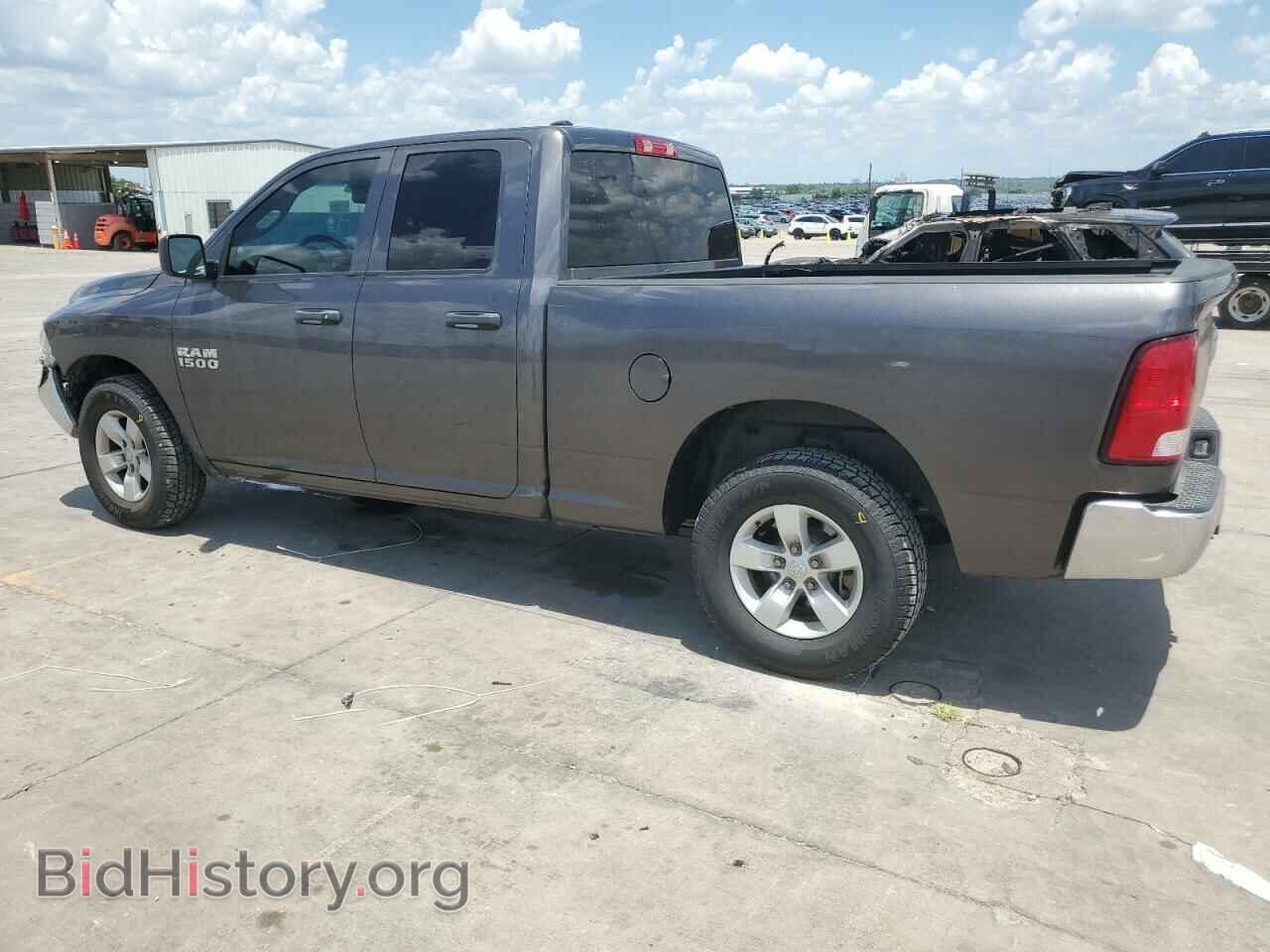 2018 RAM 1500 - VIN: 1C6RR6FG1JS340338 - Фото 2